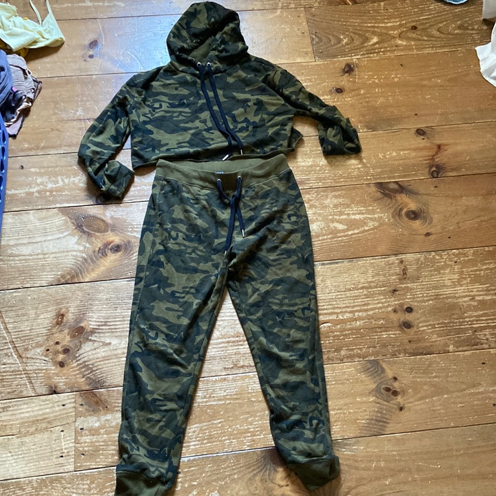 TIMING - Green camo sweat set (M)